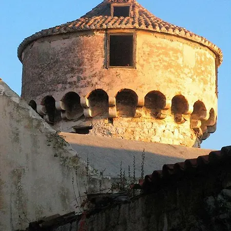 White * Kaštela