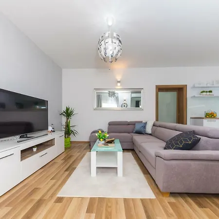 Apartment White *