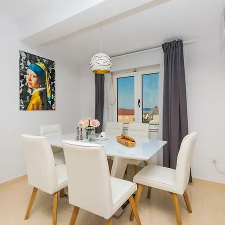 White Apartment Kastela